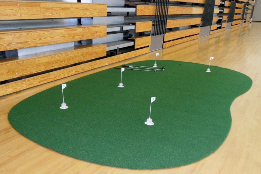 StarPro's 15'x20' 5-Hole Professional Practice Putting Green in Gym