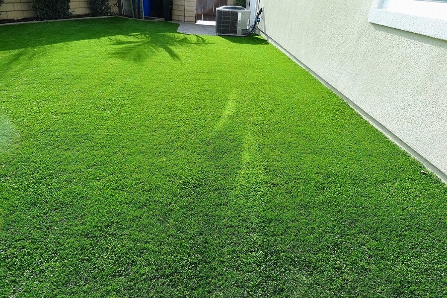 Synturfmats Synthetic Turf Artificial Grass Lawn in Backyard