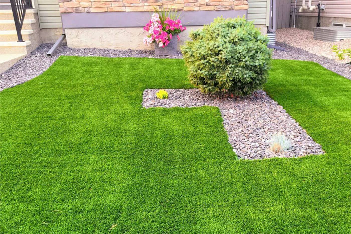 Setting Up an Artificial Lawn (foto)